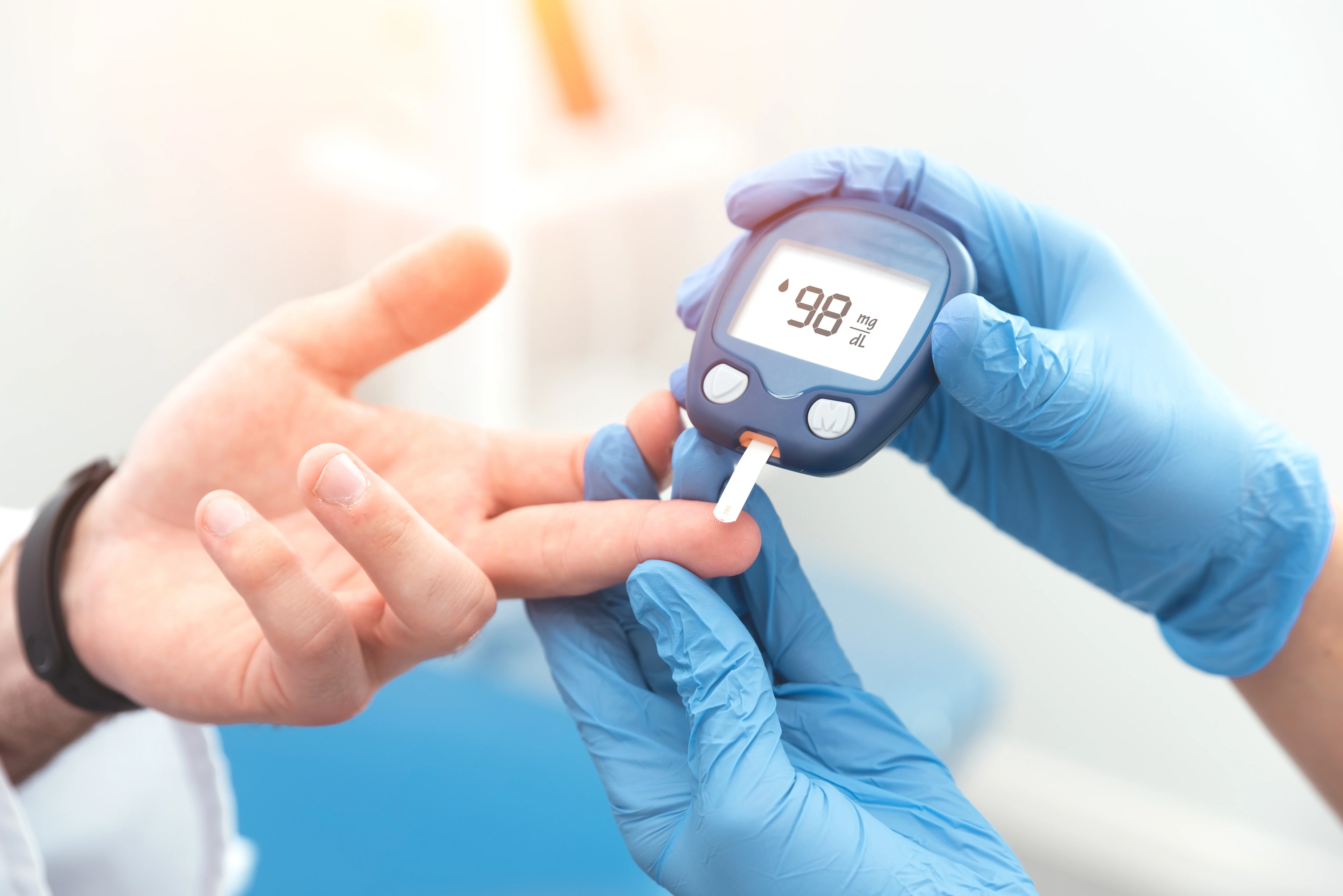 Diabetes consultation and monitoring at the clinic